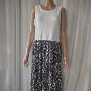 Simply Vera by Vera Wang dress white top, black and white dots on skirt size L
